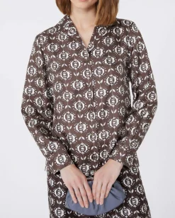 Camicia marrone Weekend Max Mara in seta a fantasia fiori bianchi con scollo a rever