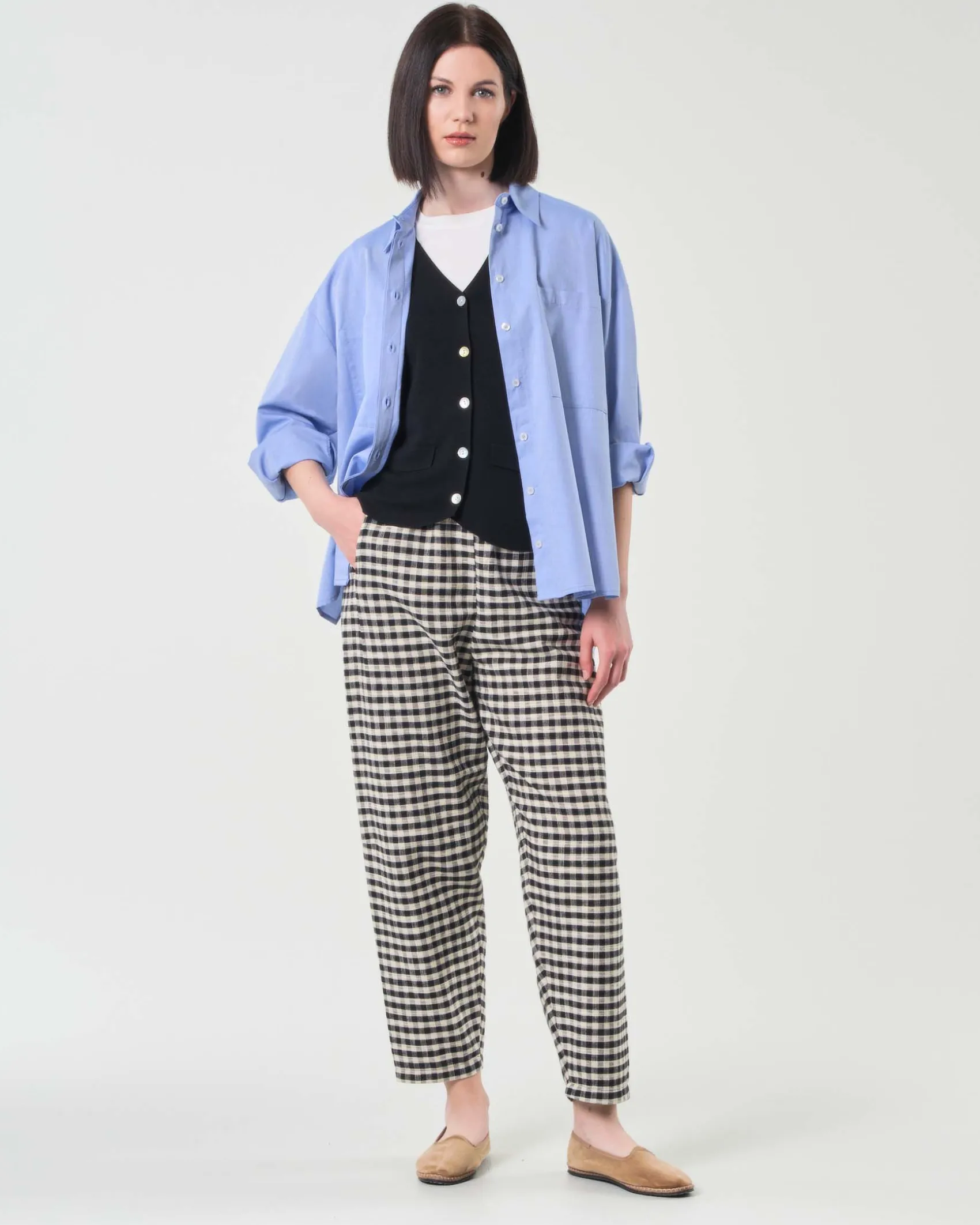 Camicia over azzurra in cotone Oxford con spacchi laterali