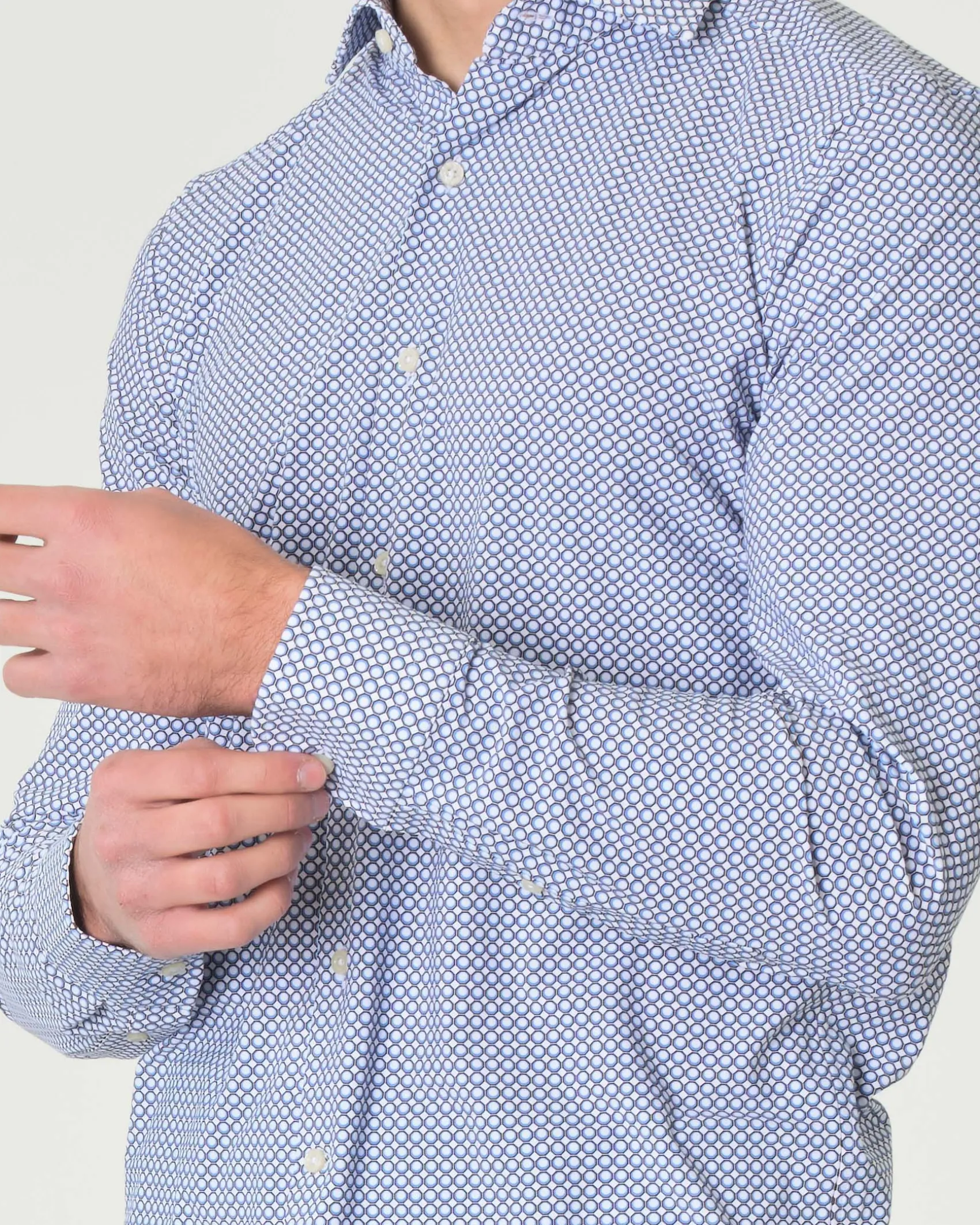 Camicia Pellizzari azzurra slim-fit in tessuto tecnico con fantasia ad ottagoni