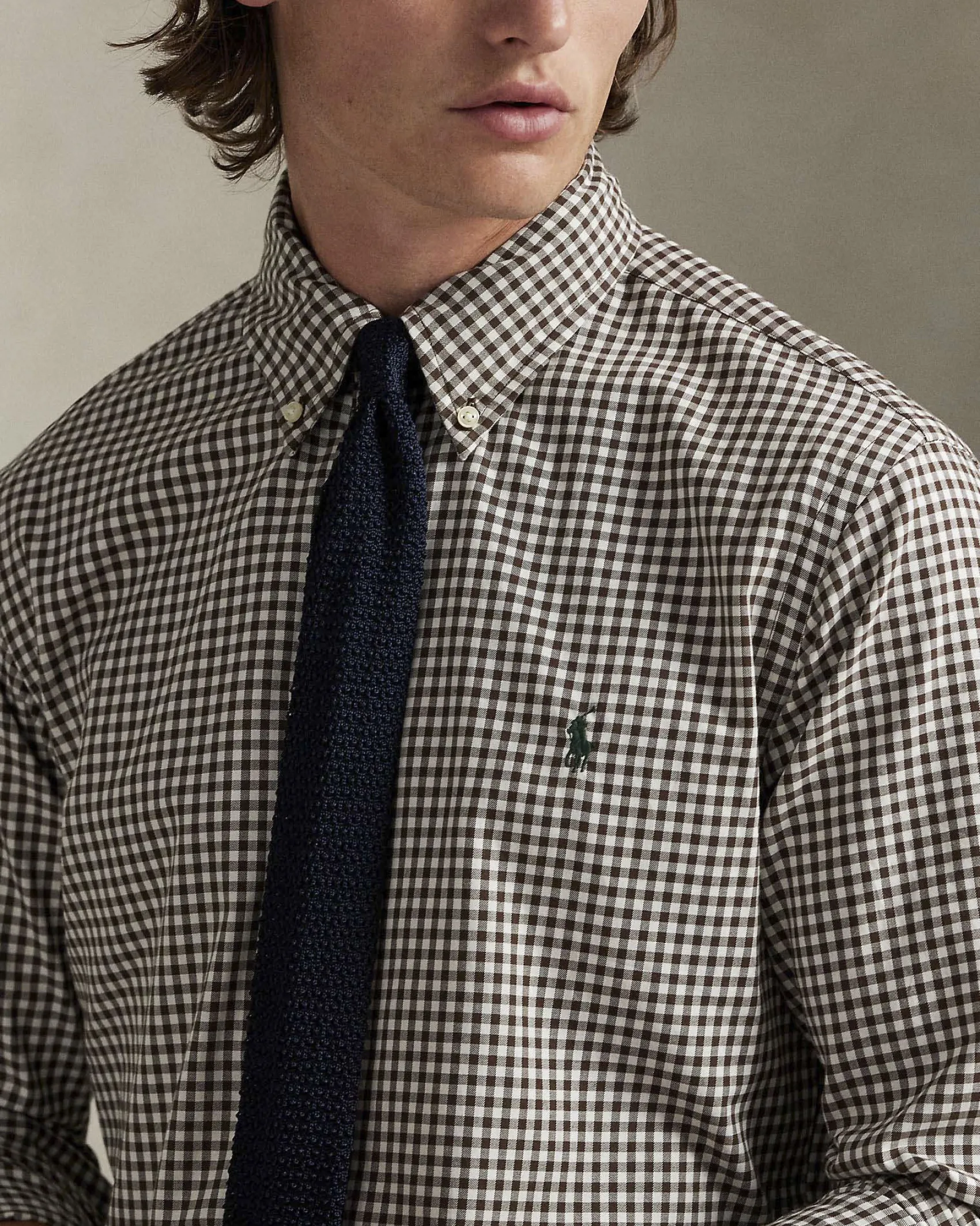 Camicia Polo Ralph Lauren custom-fit in cotone stretch a fantasia vichy bianca e marrone con colletto button-down