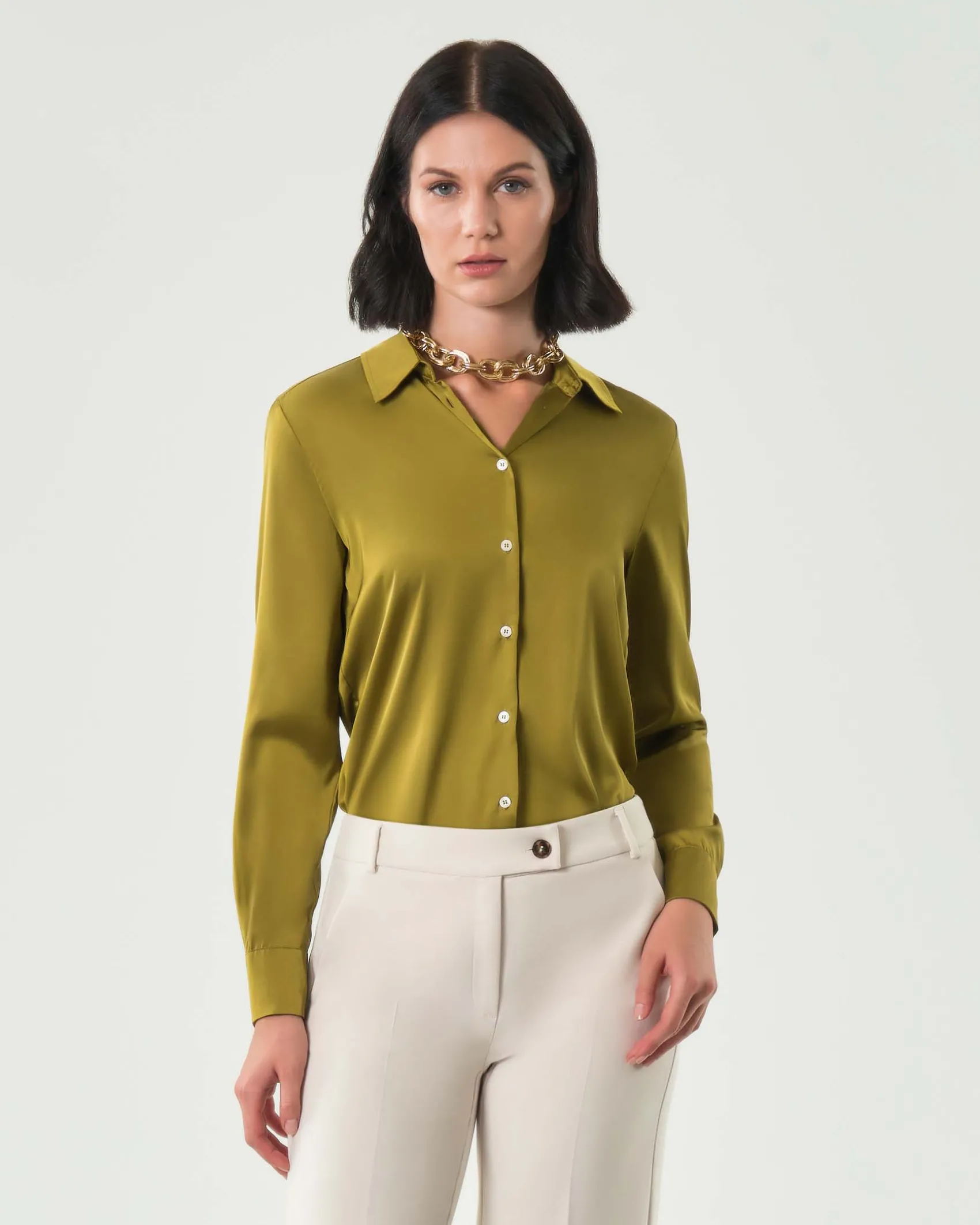 Camicia verde oliva Emme Marella in raso stretch con colletto classico