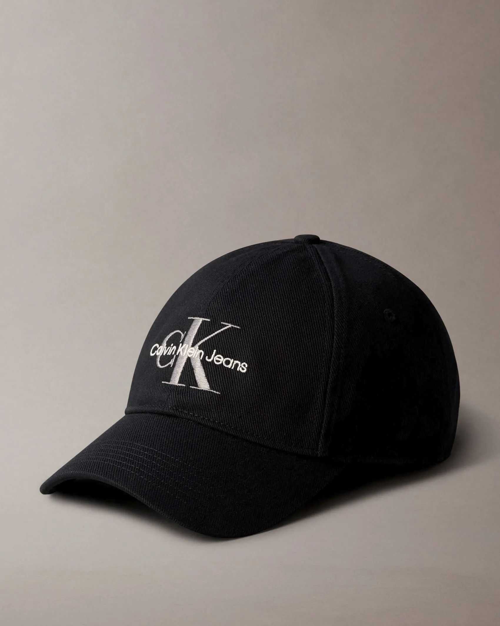 Cappellino Calvin Klein Jeans nero in cotone con frontino