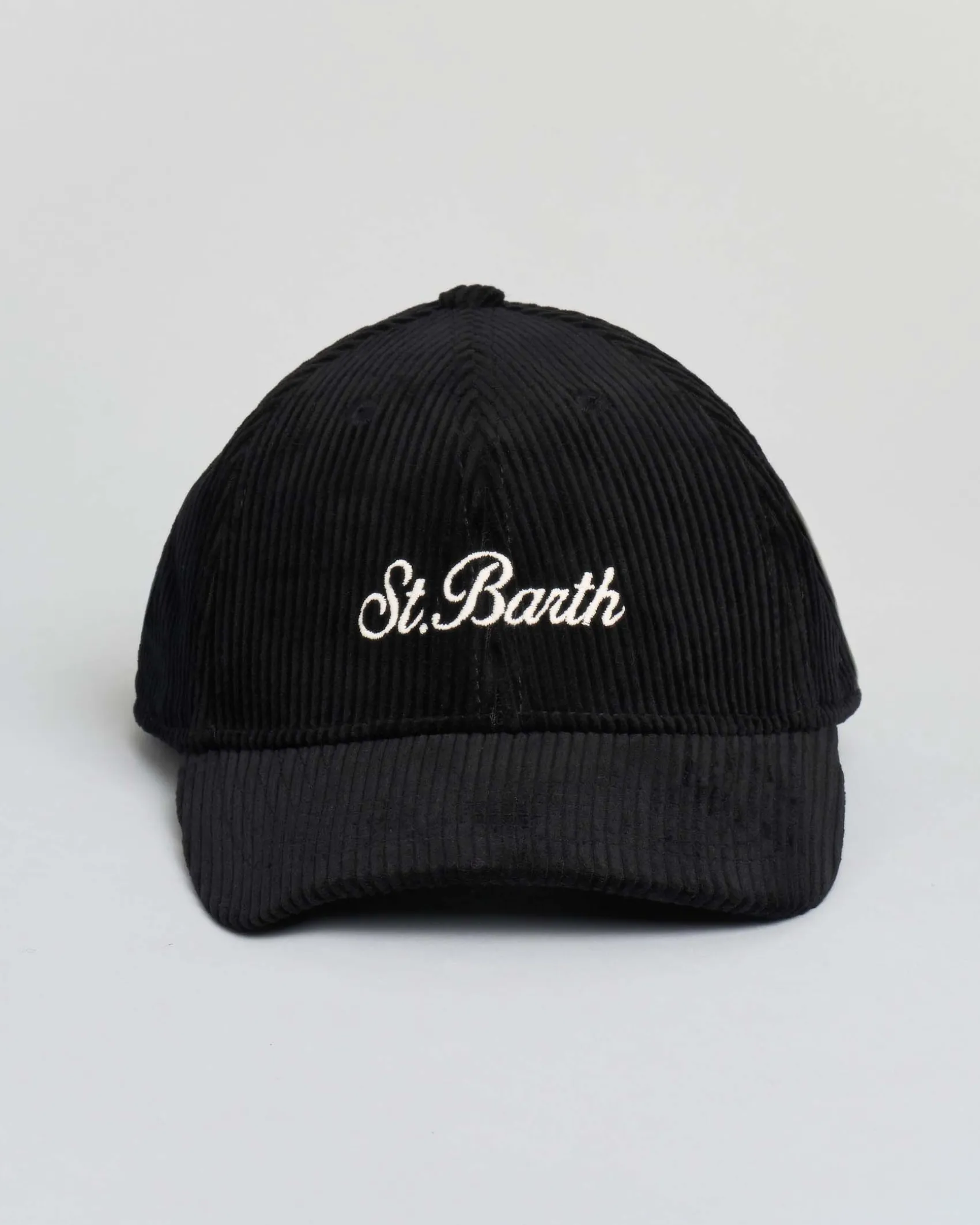Cappello nero MC2 Saint Barth in velluto a coste con scritta logo ricamata a contrasto di colore