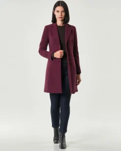 Cappottino bordeaux Hlo! dalla linea sfiancata in tessuto effetto crêpe