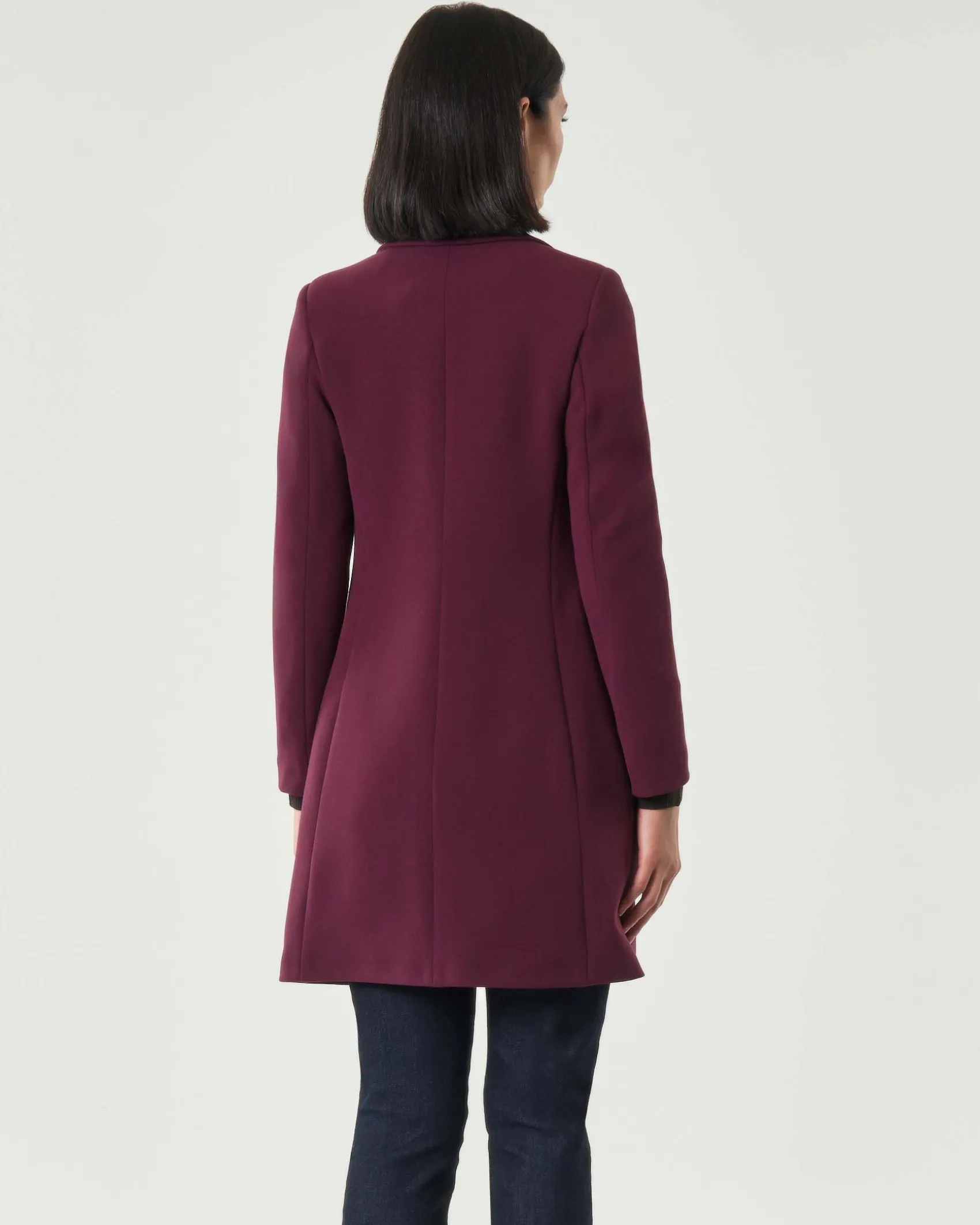 Cappottino bordeaux Hlo! dalla linea sfiancata in tessuto effetto crêpe