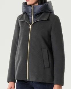 Cappottino grigio antracite Emme Marella in tessuto diagonale con pettorina e cappuccio imbottiti in nylon removibili