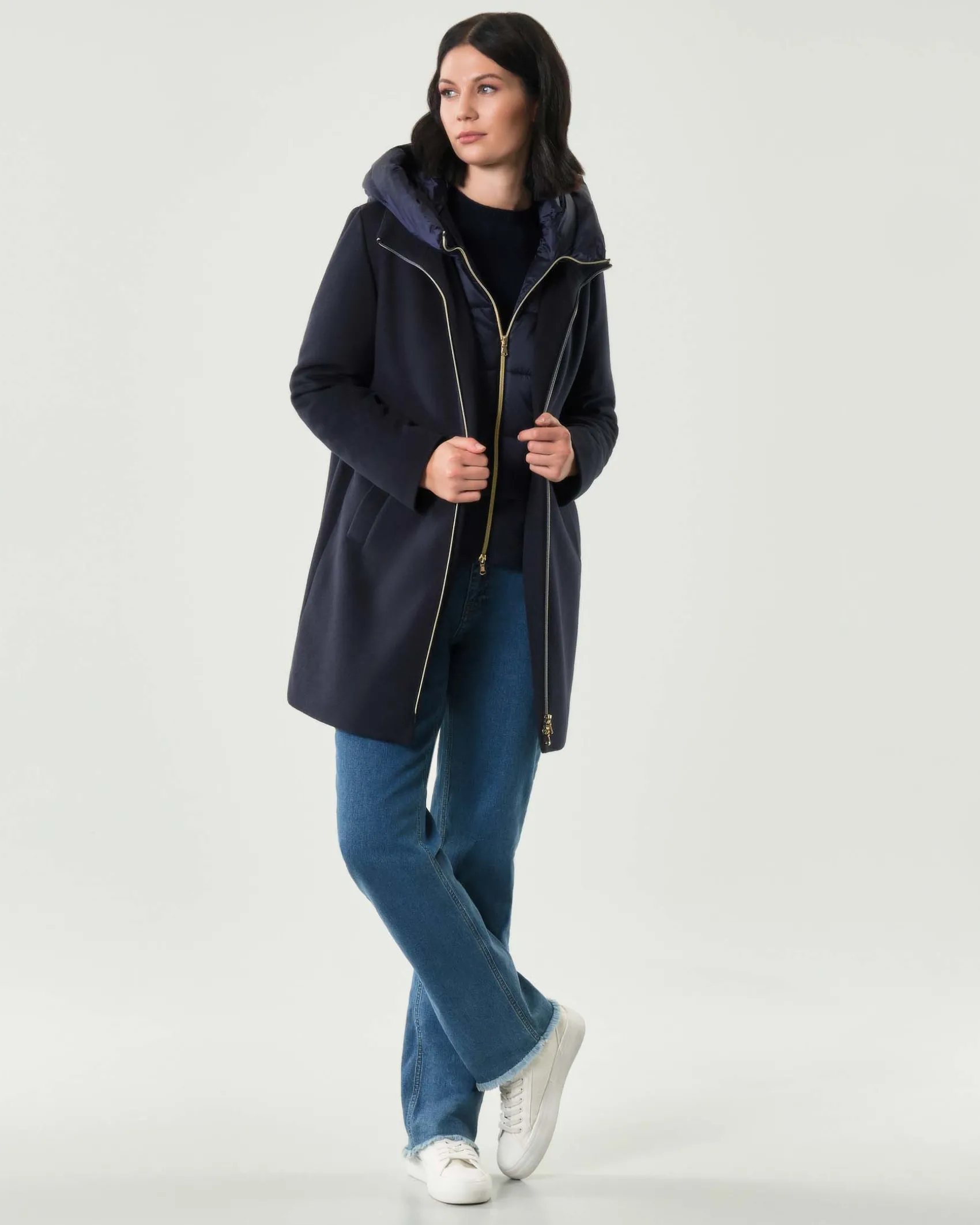 Cappotto blu Emme Marella in tessuto diagonale con pettorina e cappuccio imbottiti in nylon removibili
