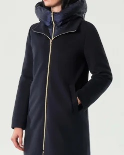 Cappotto blu Emme Marella in tessuto diagonale con pettorina e cappuccio imbottiti in nylon removibili