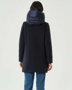 Cappotto blu Emme Marella in tessuto diagonale con pettorina e cappuccio imbottiti in nylon removibili