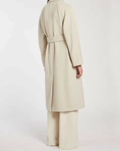 Cappotto color gesso Marella in beaver di pura lana vergine con cintura abbinata in vita