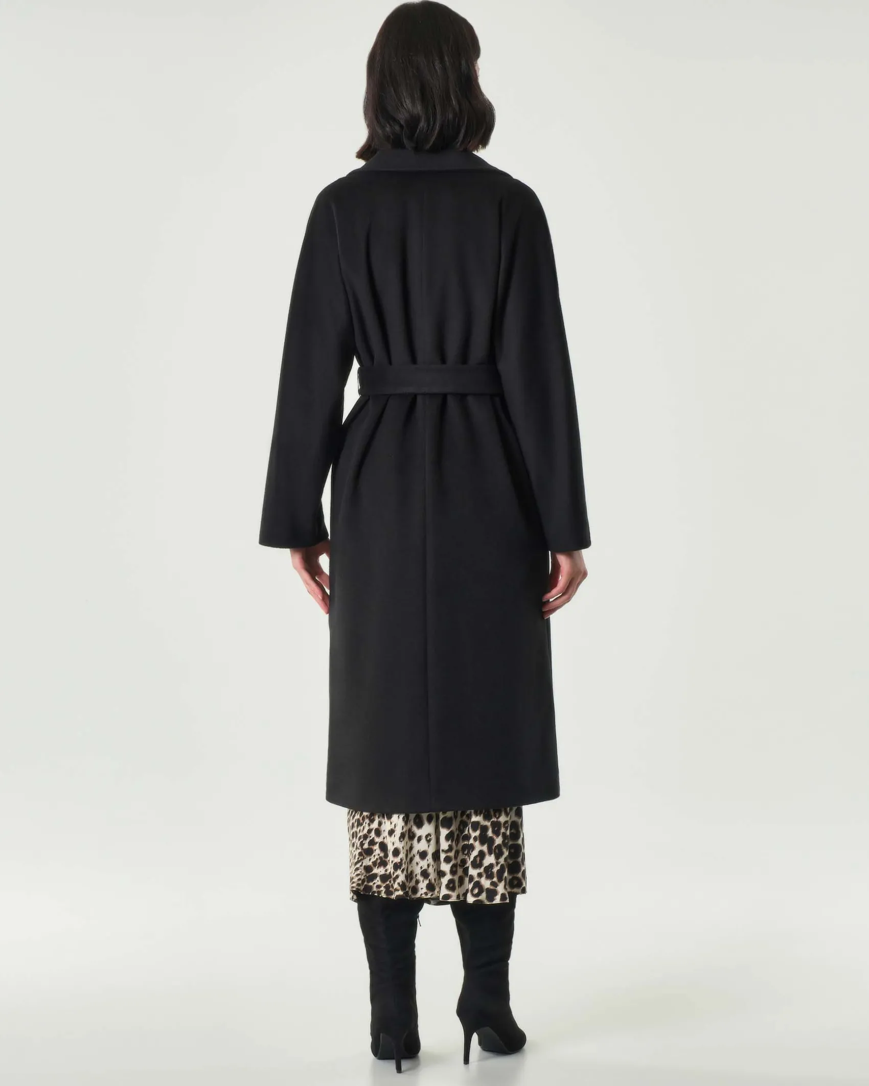Cappotto doppiopetto nero Emme Marella in panno soft di viscosa con cintura in vita