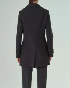 Cappotto doppiopetto nero in panno con bottoni dorati e scollo a rever