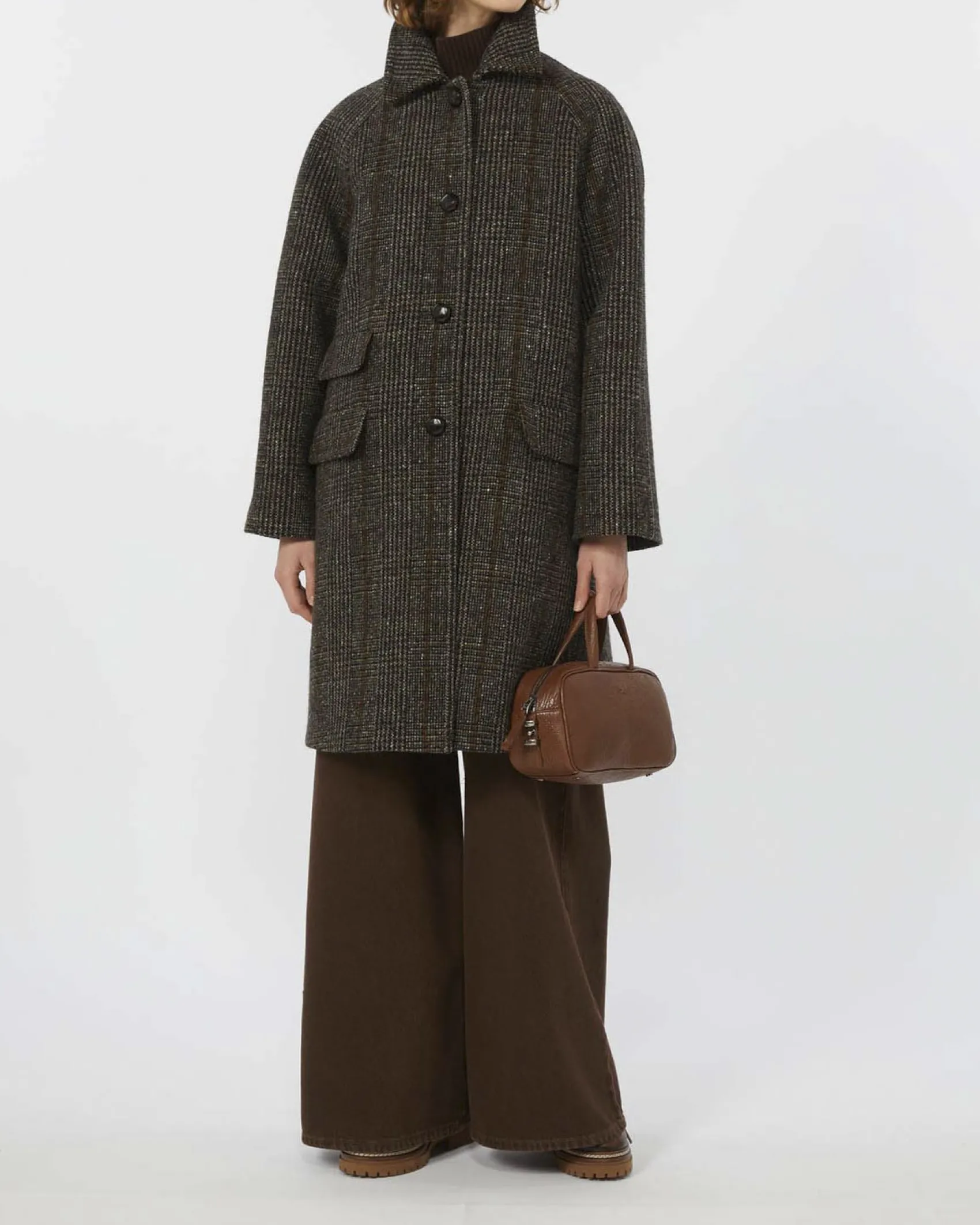Cappotto in tweed di pura lana Weekend Max Mara a fantasia check marrone e noce con colletto a camicia