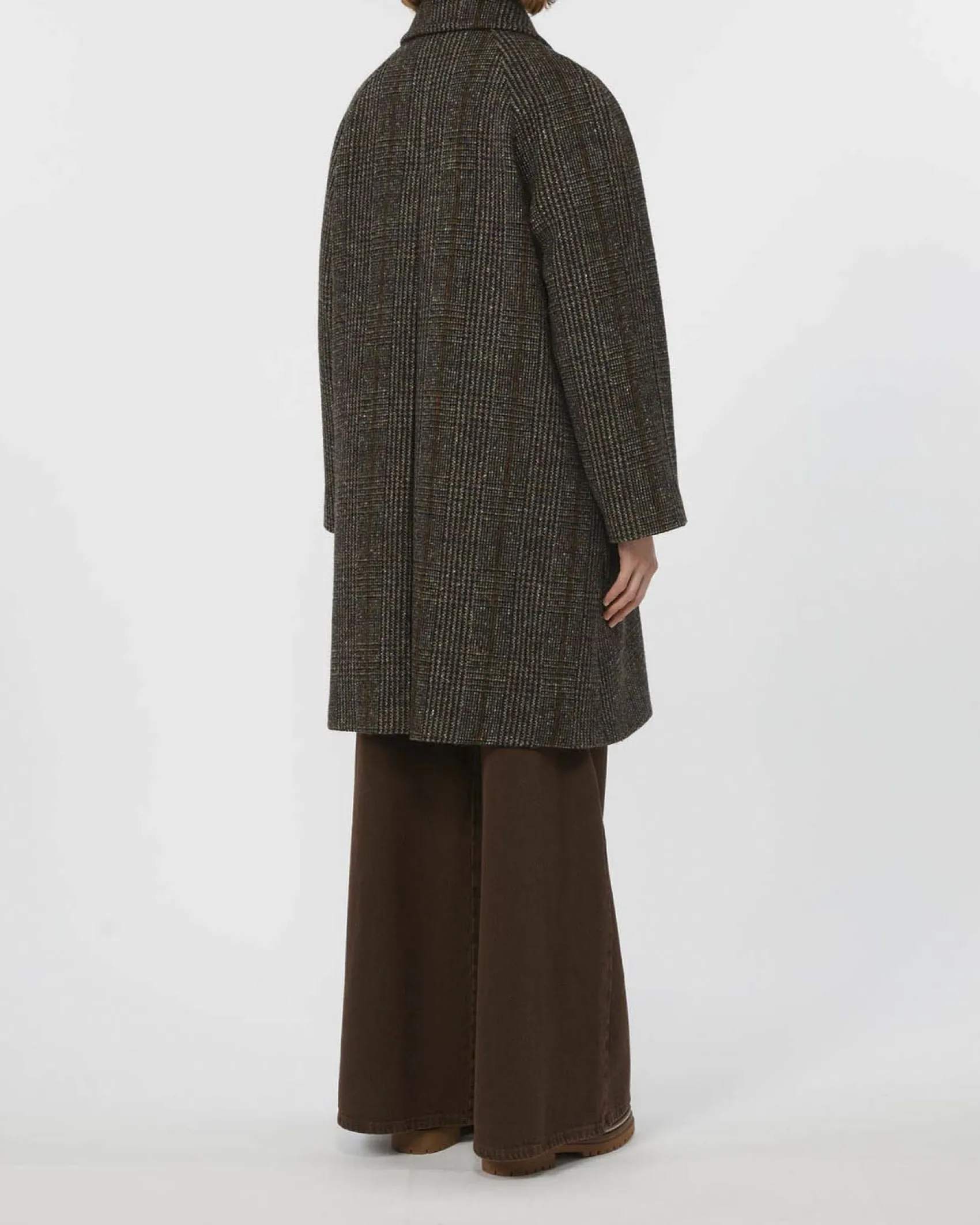 Cappotto in tweed di pura lana Weekend Max Mara a fantasia check marrone e noce con colletto a camicia