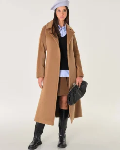 Cappotto lungo color cammello dalla linea a vestaglia in beaver di pura lana con colletto a camicia
