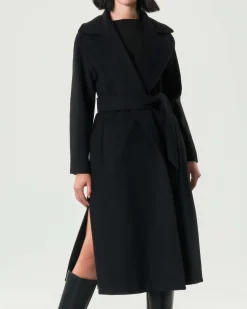 Cappotto nero Emme Marella in panno di misto lana Manteco con scollo a rever e cintura in vita abbinata