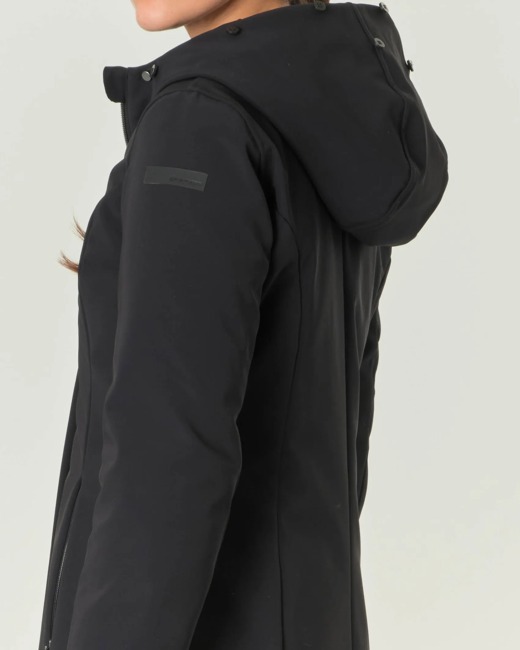 Cappotto nero imbottito Long Lady con profilo removibile in pelliccia lungo il cappuccio fisso
