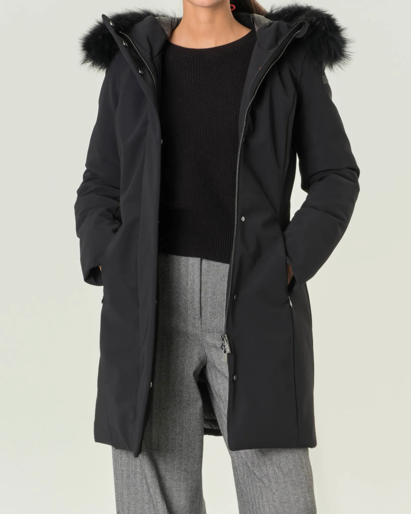 Cappotto nero imbottito Long Lady con profilo removibile in pelliccia lungo il cappuccio fisso