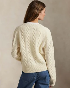 Cardigan color avorio Polo Ralph Lauren in lana e cashmere a trecce con scollo a giro e logo ricamato sul petto