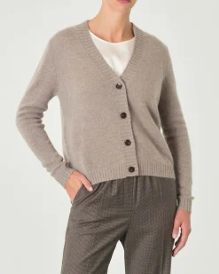 Cardigan color taupe in puro cashmere con scollo a V e chiusura a bottoni