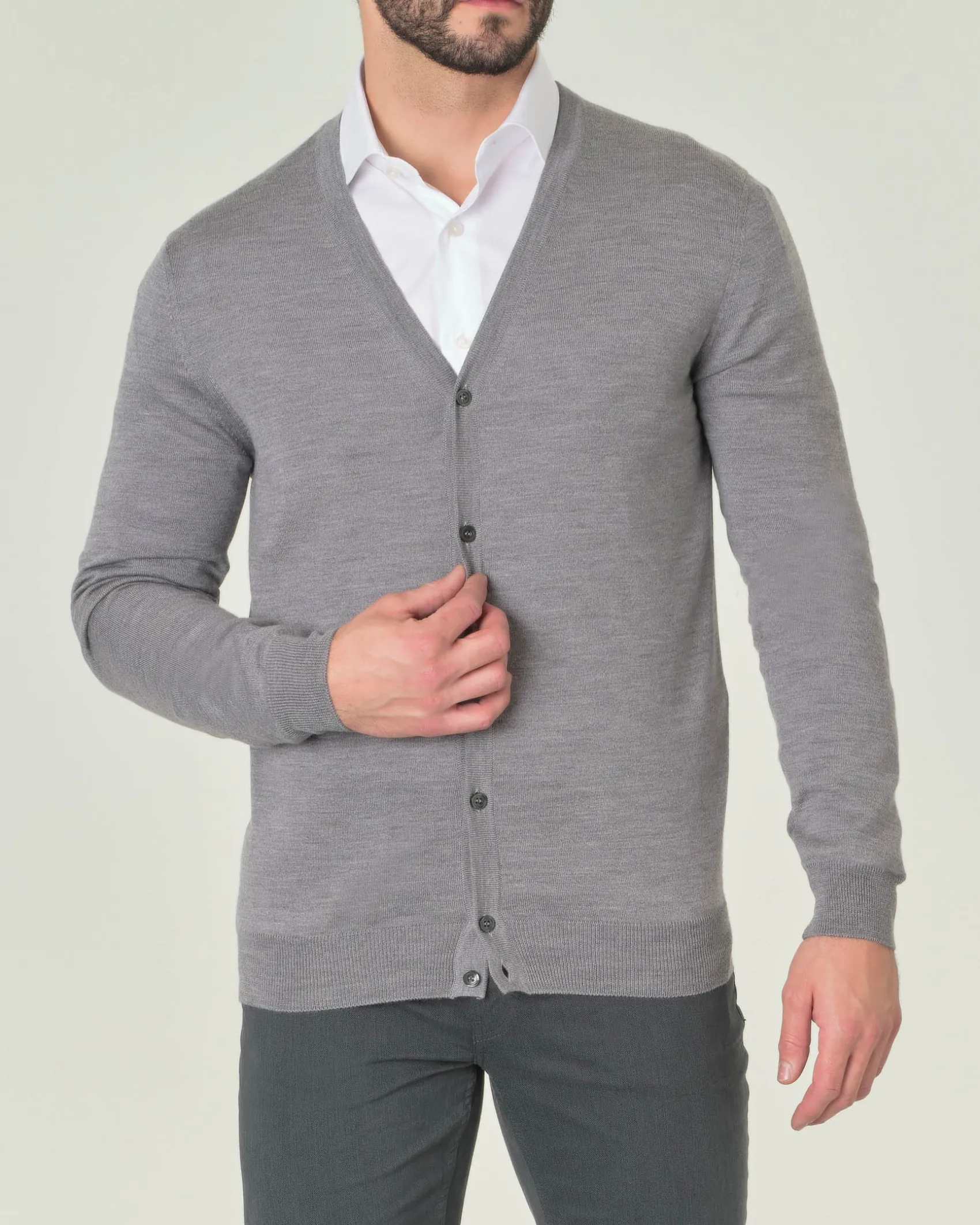 Cardigan Pellizzari grigio in pura lana merino con chiusura a bottoni