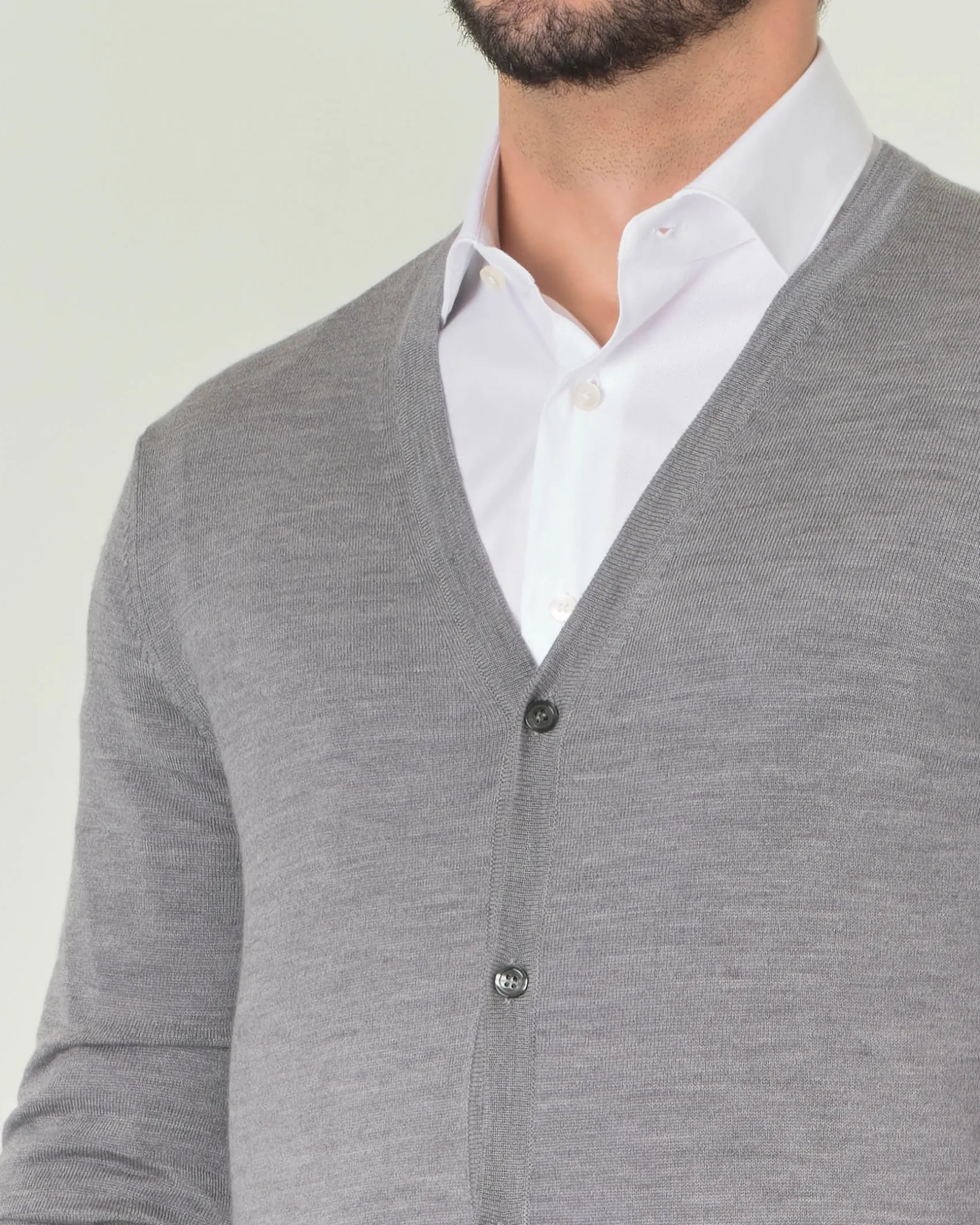 Cardigan Pellizzari grigio in pura lana merino con chiusura a bottoni