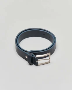 Cintura blu in pelle con fibbia in metallo
