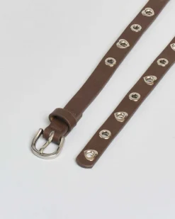 Cintura sottile Hlo! marrone in similpelle liscia con borchie in metallo rotonde e a cuore