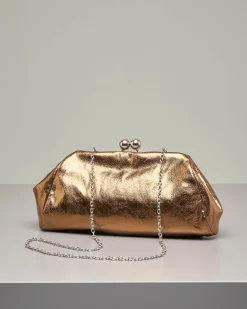 Clutch in ecopelle misura grande color bronzo effetto laminato con chiusura sfere in metallo e tracolla a catena removibile