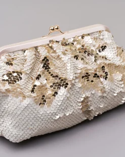 Clutch rivestita in paillettes reversibili color sabbia e oro con chiusura in metallo tono su tono