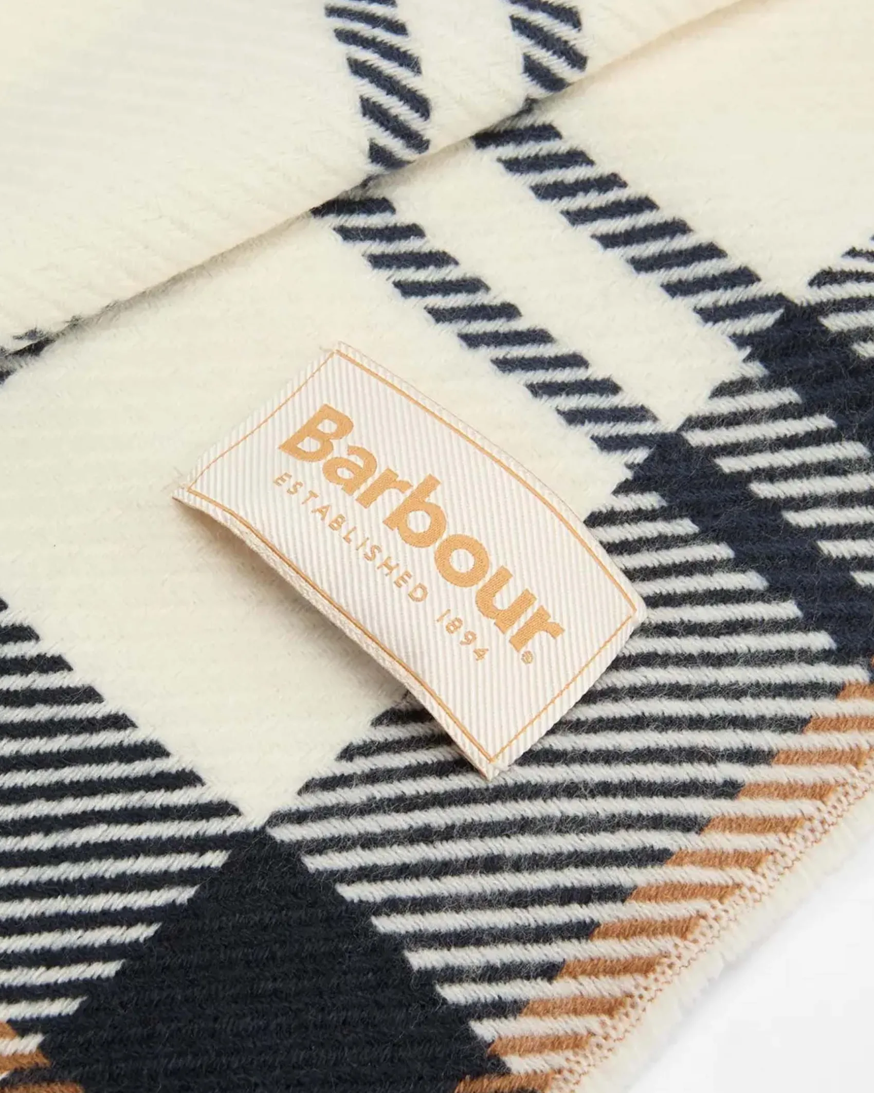 Cofanetto Barbour con sciarpa a fantasia tartan cammello e blu con berretto avorio a coste con risvolto