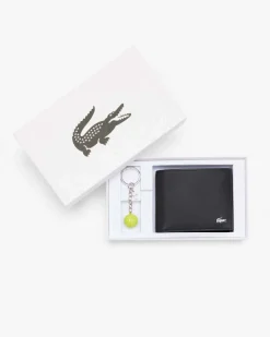 Cofanetto idea regalo Lacoste composto da portafoglio in pelle e portachiavi con pallina da tennis 3D