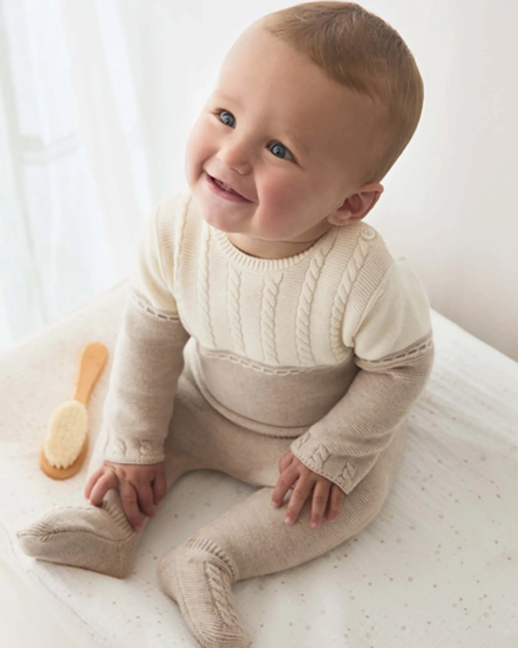 Completo a due pezzzi beige e panna in misto cotone e lana tricot
