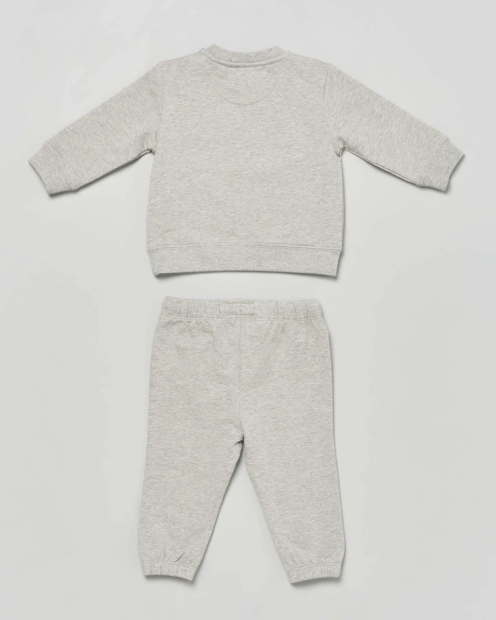 Completo Calvin Klein maglia e pantalone grigi in cotone garzato con logo multicolor