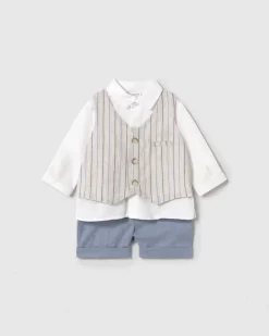 Completo composto da camicia bianca gilet a righe e bermuda avio