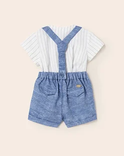 Completo in lino e cotone composto da camicia alla coreana a righe bianche e azzurre e bermuda con bretelle 4-12 mesi