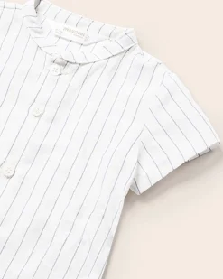 Completo in lino e cotone composto da camicia alla coreana a righe bianche e azzurre e bermuda con bretelle 4-12 mesi