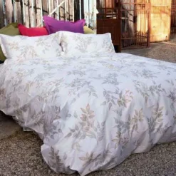 Completo lenzuola a due piazze Jasmine in raso di cotone con stampa avorio