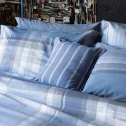 Copriletto trapuntato a due piazze a fantasia tartan azzurro e beige