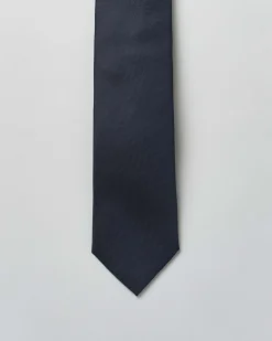 Cravatta Boss blu in misto seta con motivo micro armatura