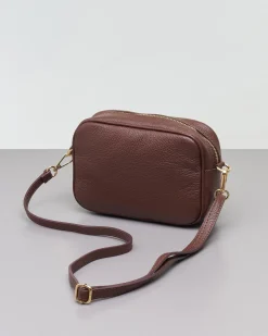 Cross bag color moka in pelle effetto martellato