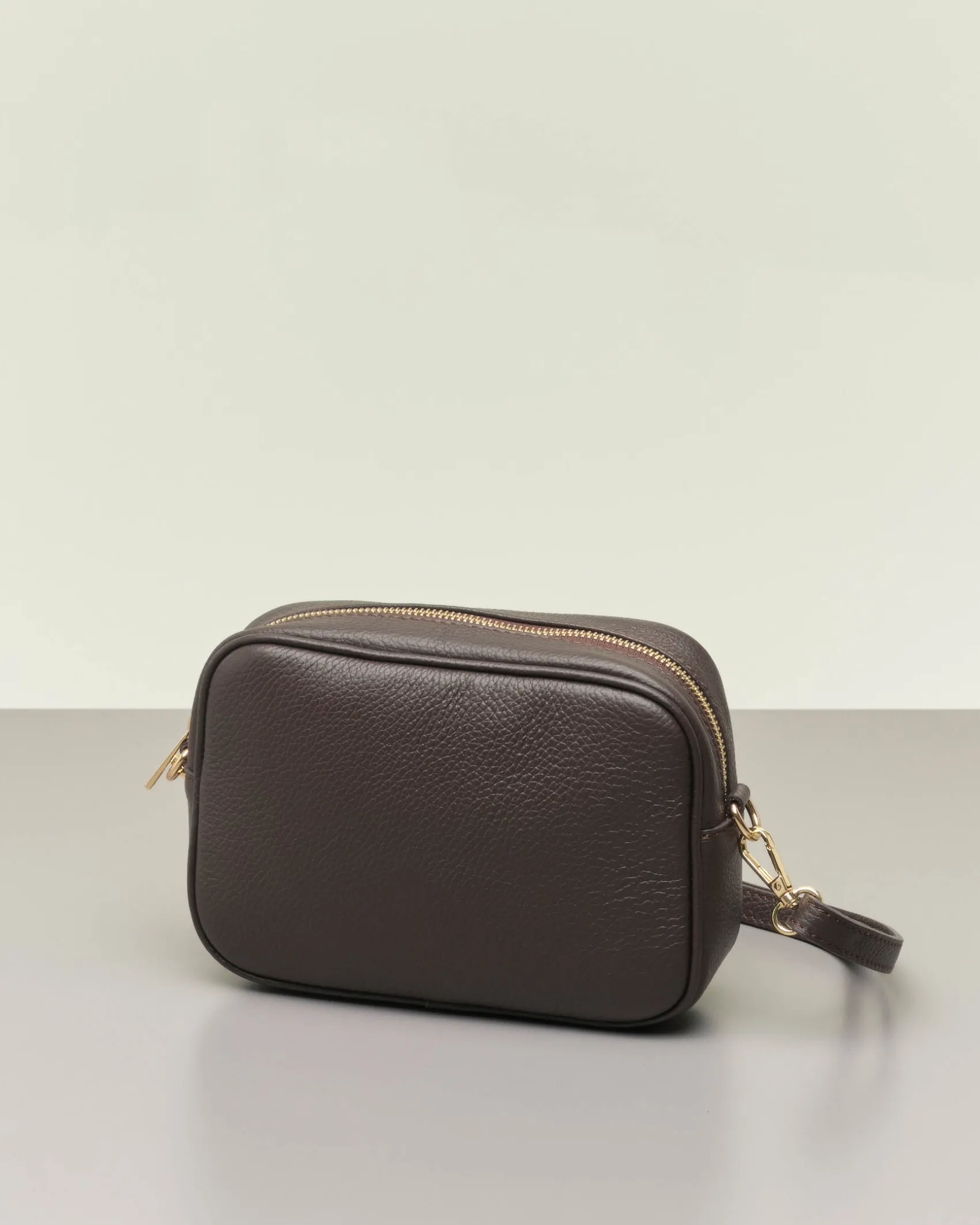 Cross bag color testa moro in pelle efetto martellato