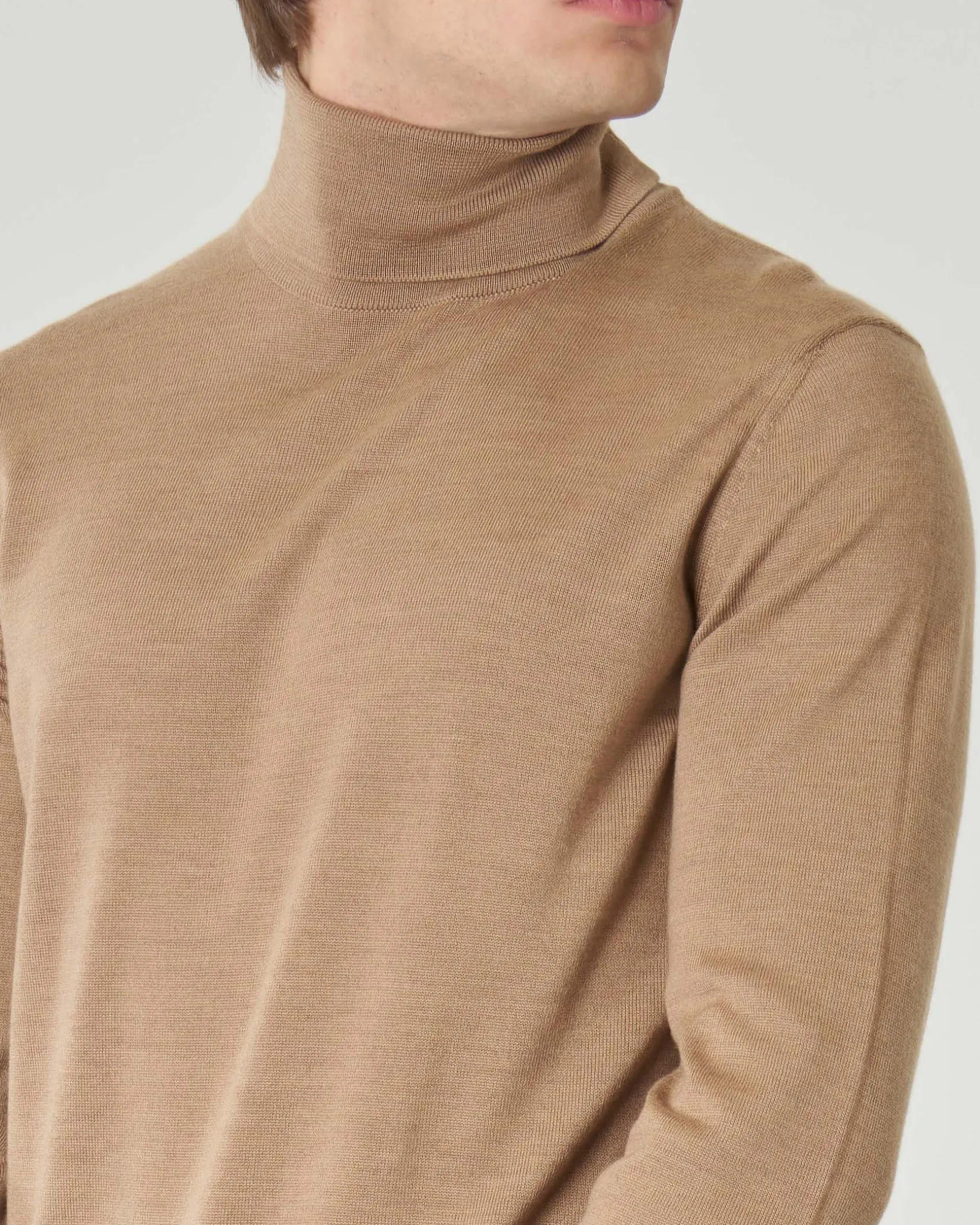 Dolcevita Pellizzari color cammello in pura lana merino