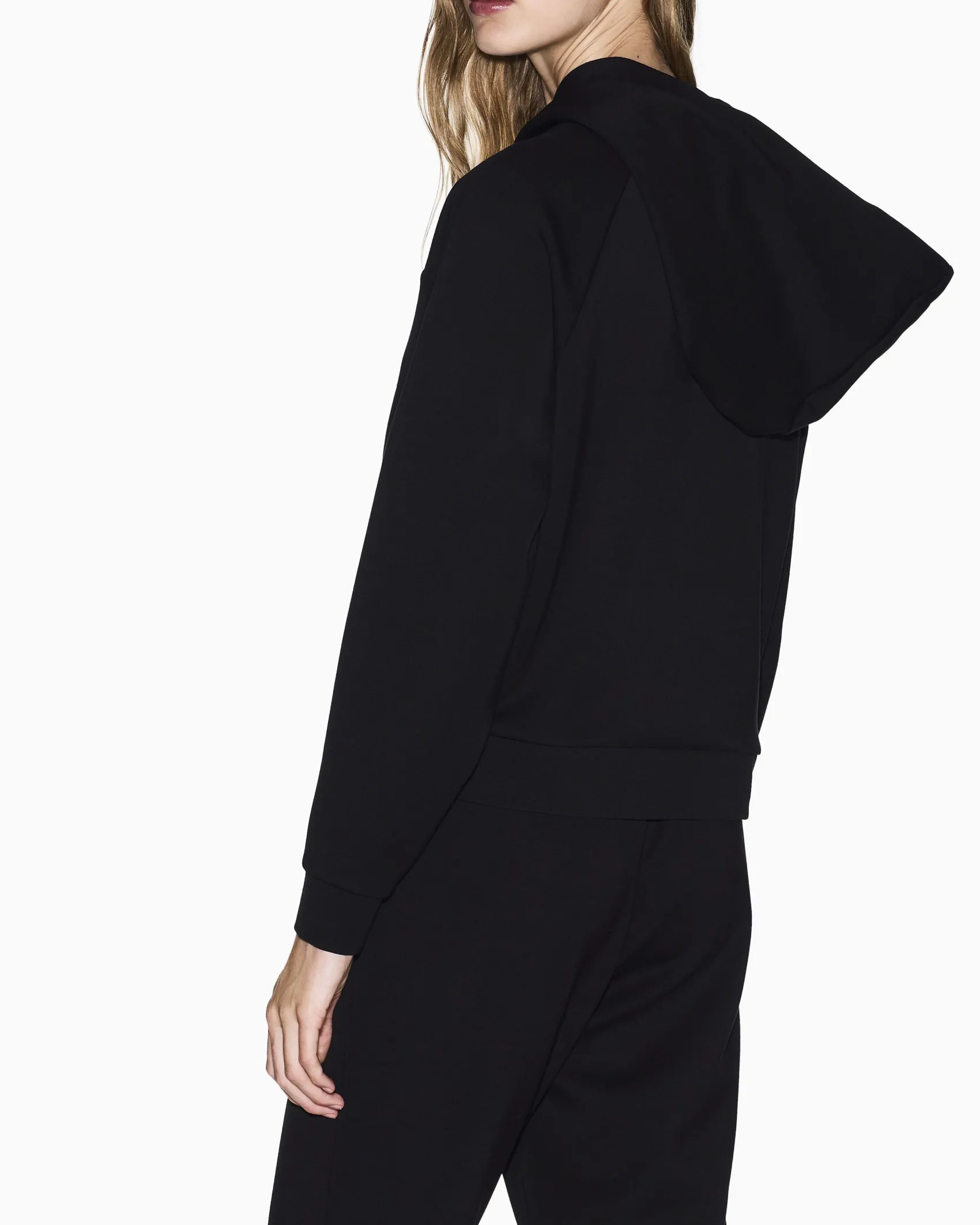 Felpa Armani Exchange nera in misto viscosa con dettagli in maglia di cotone