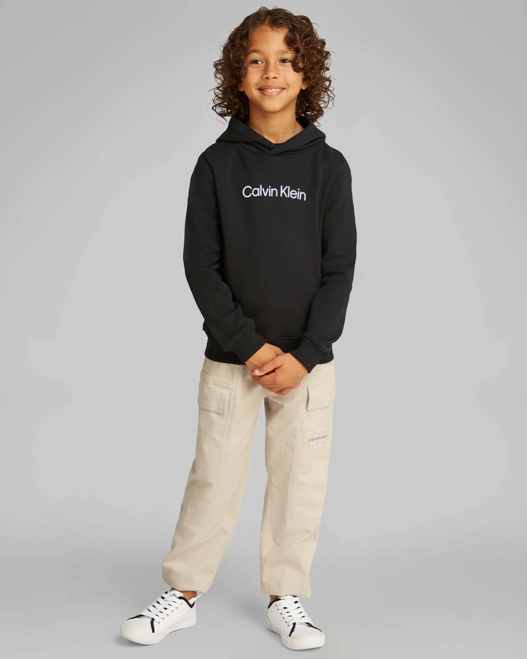 Felpa Calvin Klein nera in cotone con cappuccio e logo scritta