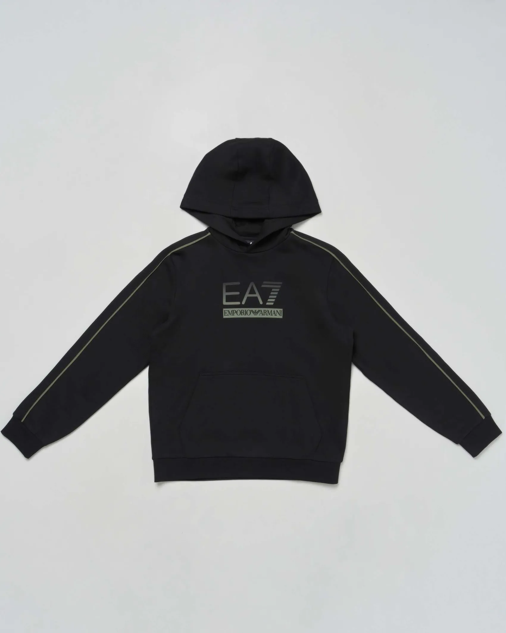 Felpa EA7 nera con cappuccio e logo monogram verde