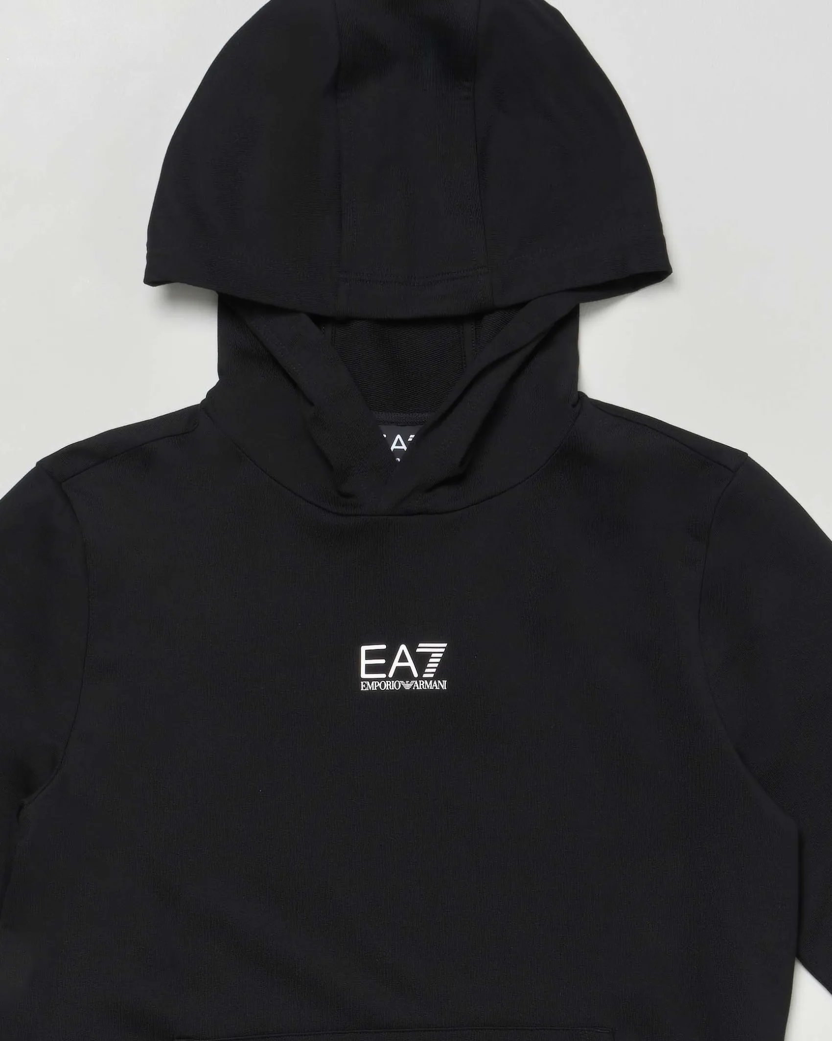 Felpa EA7 nera con cappuccio e logo monogram bianco