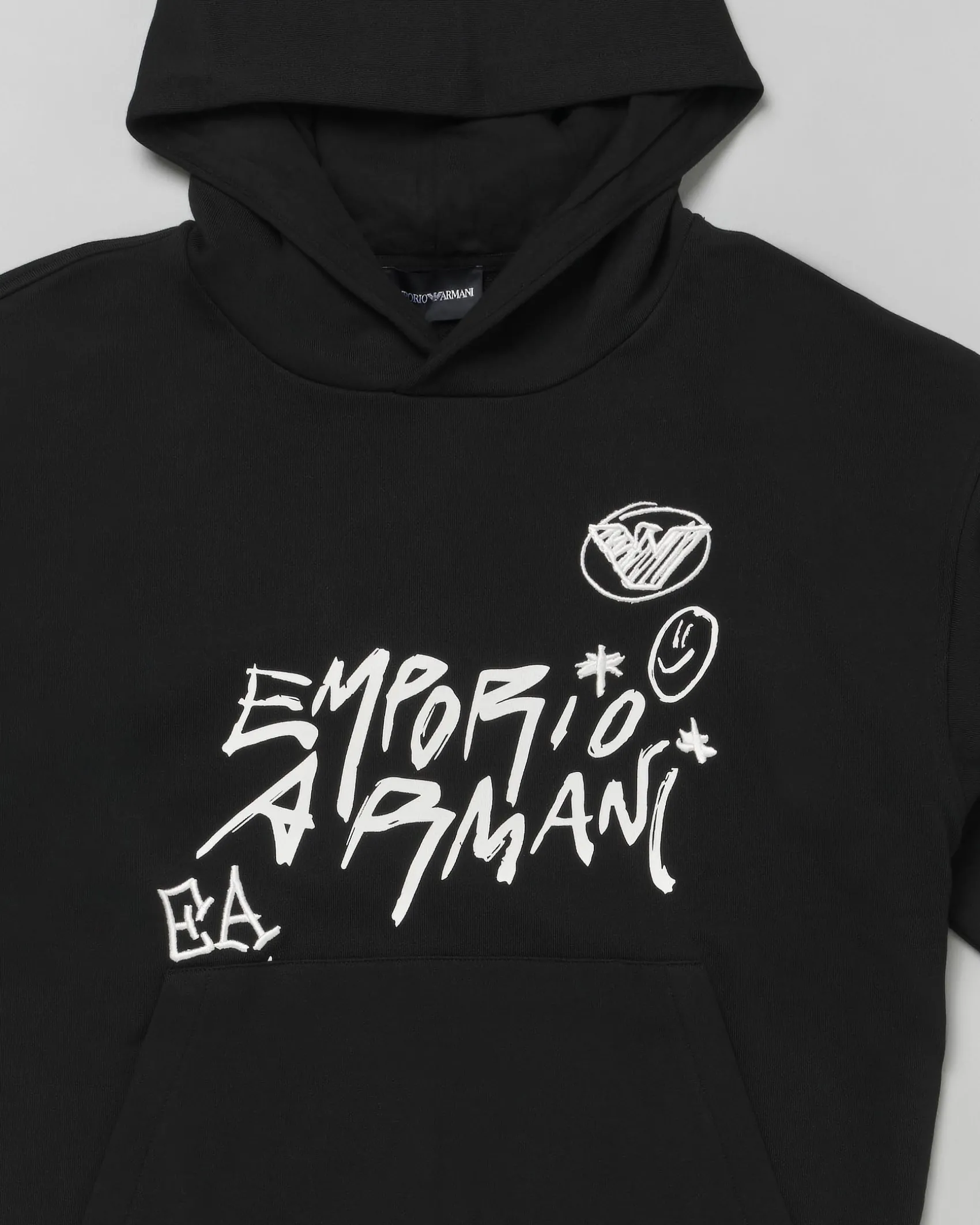 Felpa Emporio Armani in cotone nero con cappuccio e stampa bianca graffiti