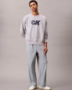 Felpa girocollo Calvin Klein Jeans grigia in misto cotone con logo stampato sul davanti