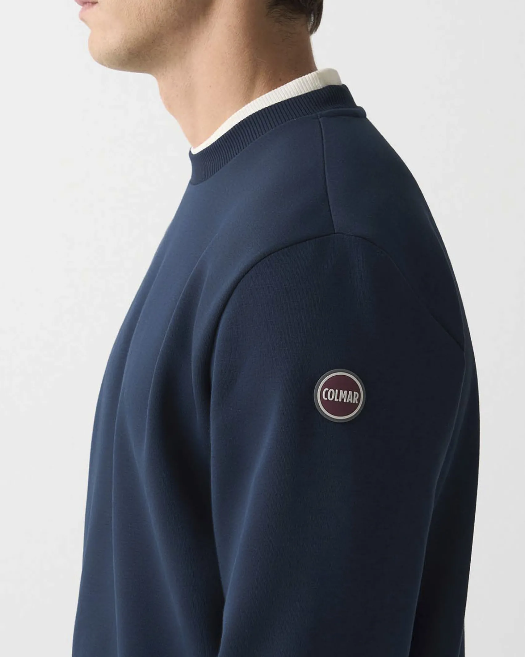 Felpa girocollo Colmar Originals blu con logo bollo applicato sulla manica